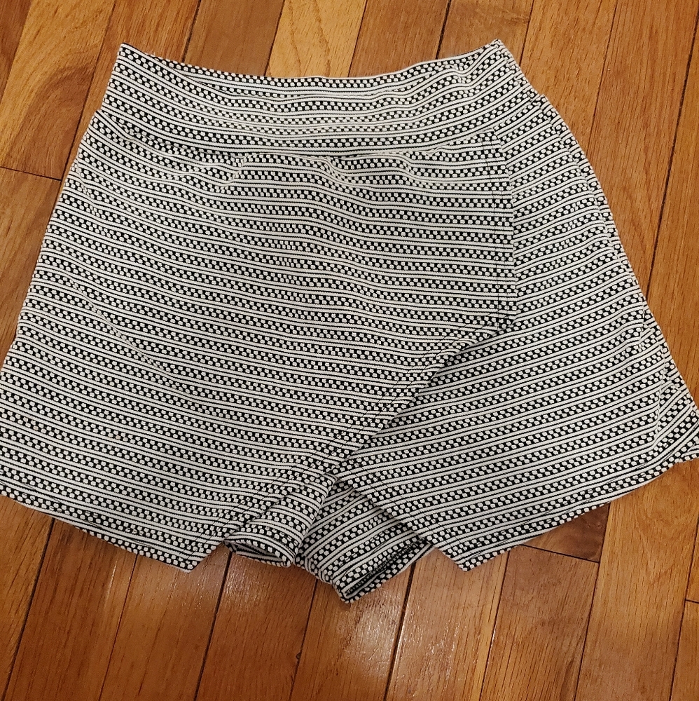 Black and white skort